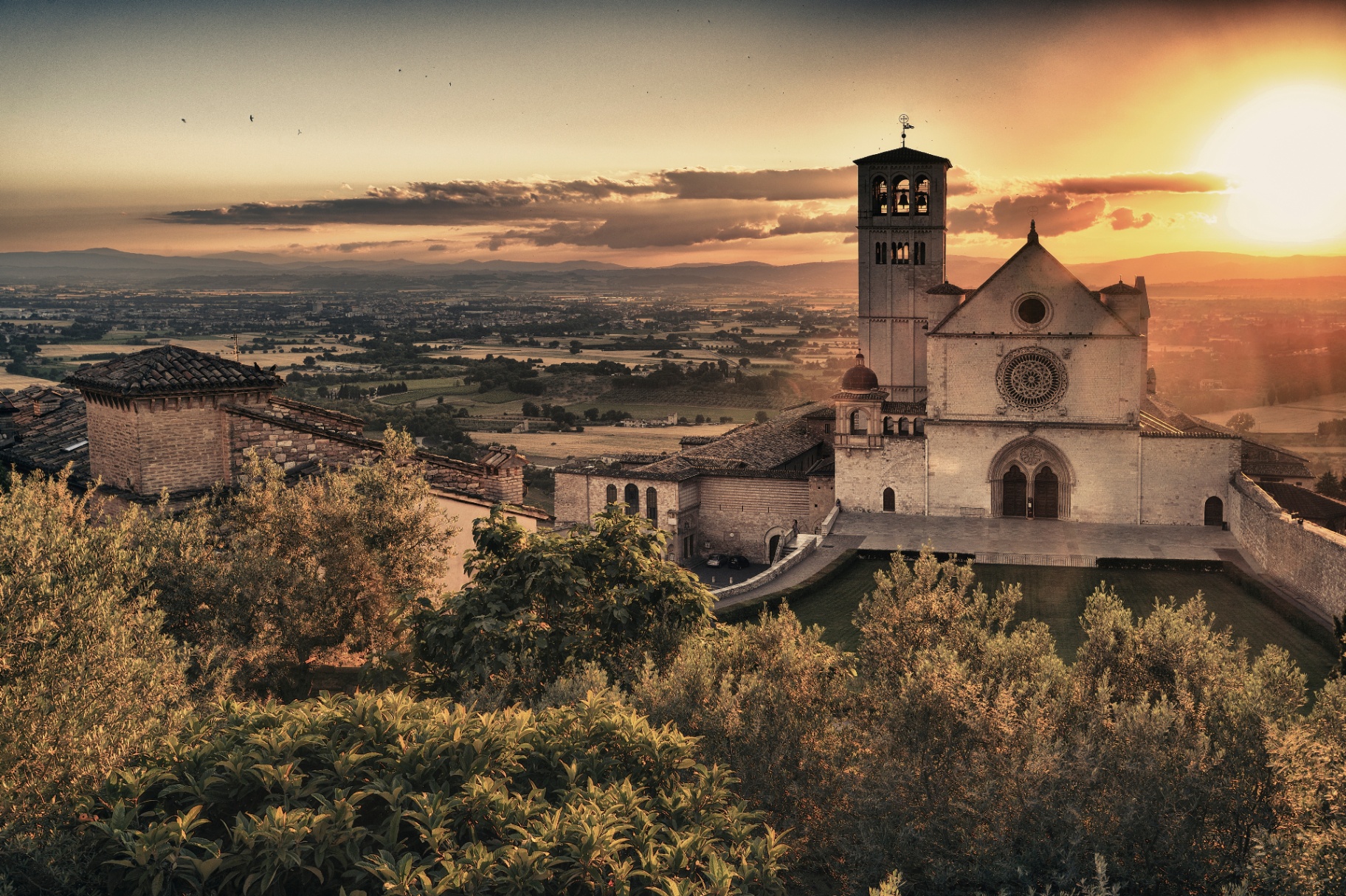 Basilica of Saint Francis of Assisi at sunset